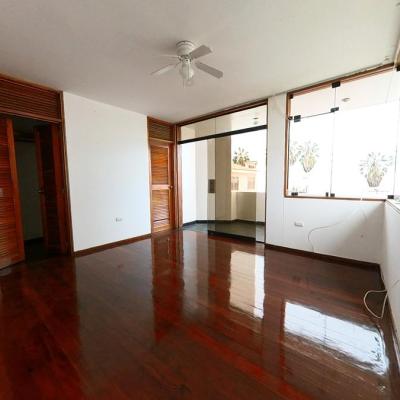 ALQUILER DE LINDA CASA DE 3 PISOS EN PIMENTEL